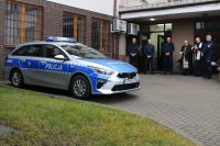 Poświęcenie pojazdu przez proboszczów miejskich parafii w obecności Komendantów oraz policjantów z Rewiru Dzielnicowych.