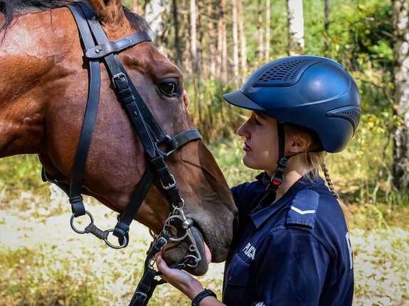 Policjantka z koniem