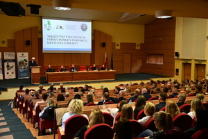 Policjanci na konferencji.