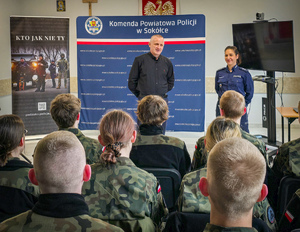 Uczniowie na wizycie w sokólskiej komendzie