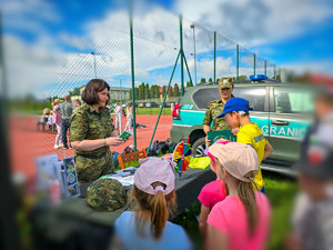 Dzień dziecka z policjantami