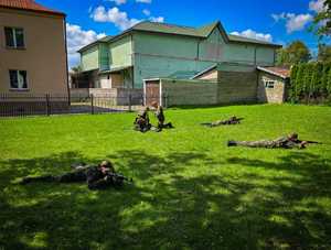 Policjanci na niebieskim pikniku