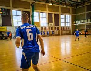 Policjanci grają na meczu charytatywnym