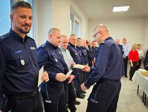 Policjanci podczas spotkania wigilijnego.