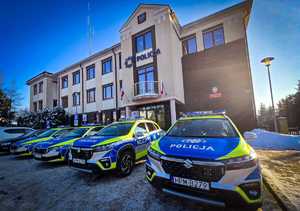 Nowe oznakowane radiowozy.