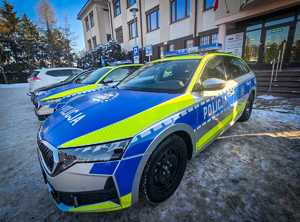 Nowe oznakowane radiowozy.