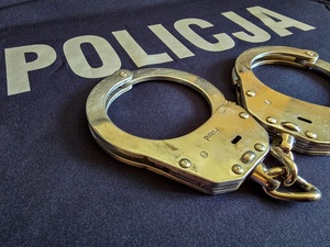 Napis policja i kadjanki